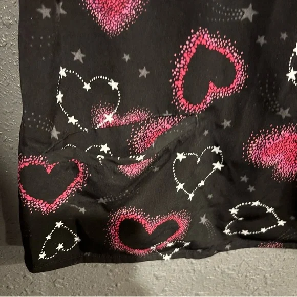 Women’s Healings Hands Black and Pink Heart Patterned Scrub Top - Picture 3 of 4